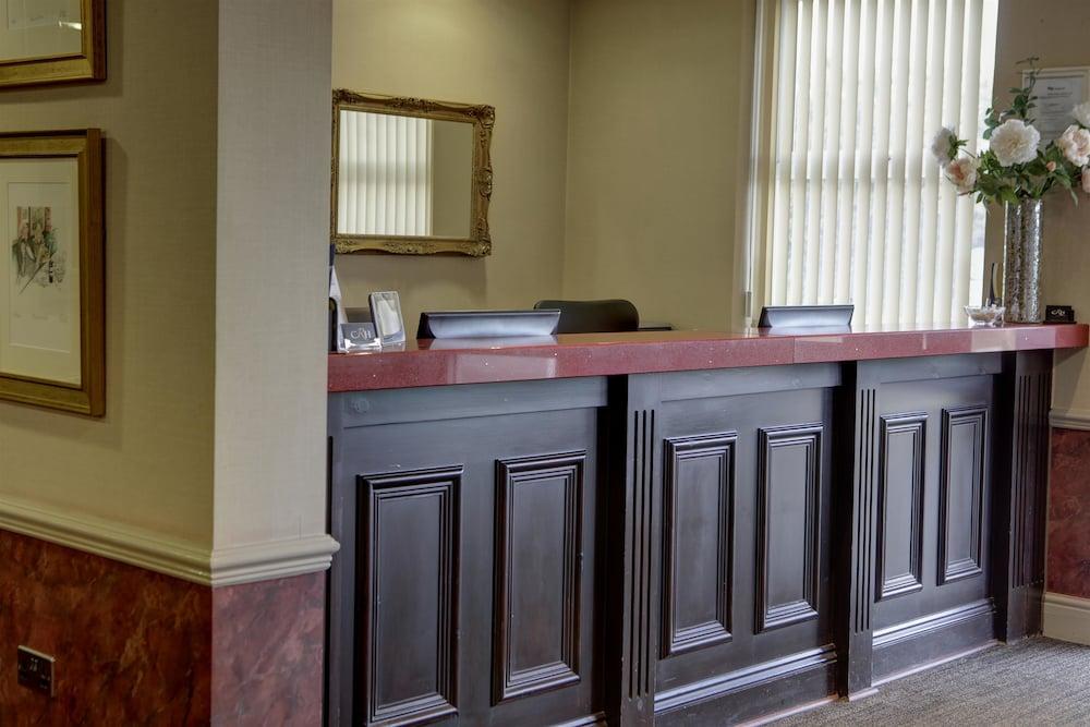 Ramada By Wyndham Cheltenham Golden Valley Zewnętrze zdjęcie