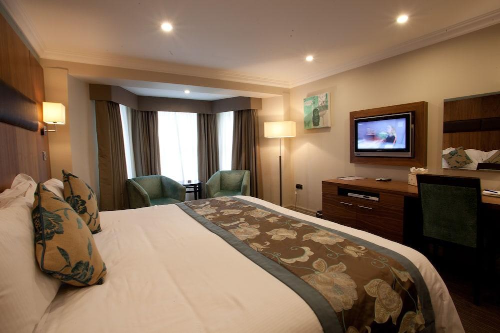 Ramada By Wyndham Cheltenham Golden Valley Zewnętrze zdjęcie