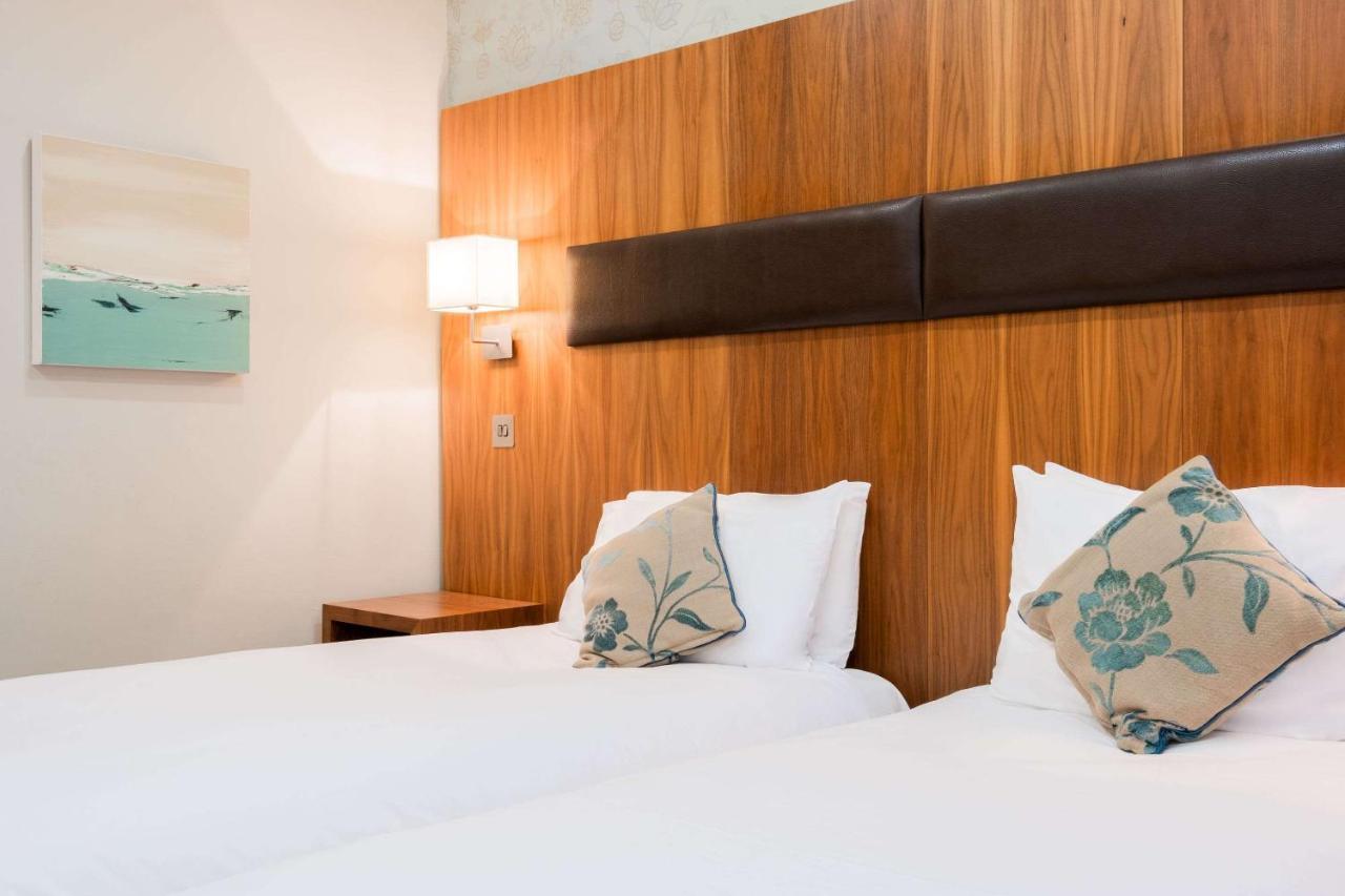 Ramada By Wyndham Cheltenham Golden Valley Zewnętrze zdjęcie
