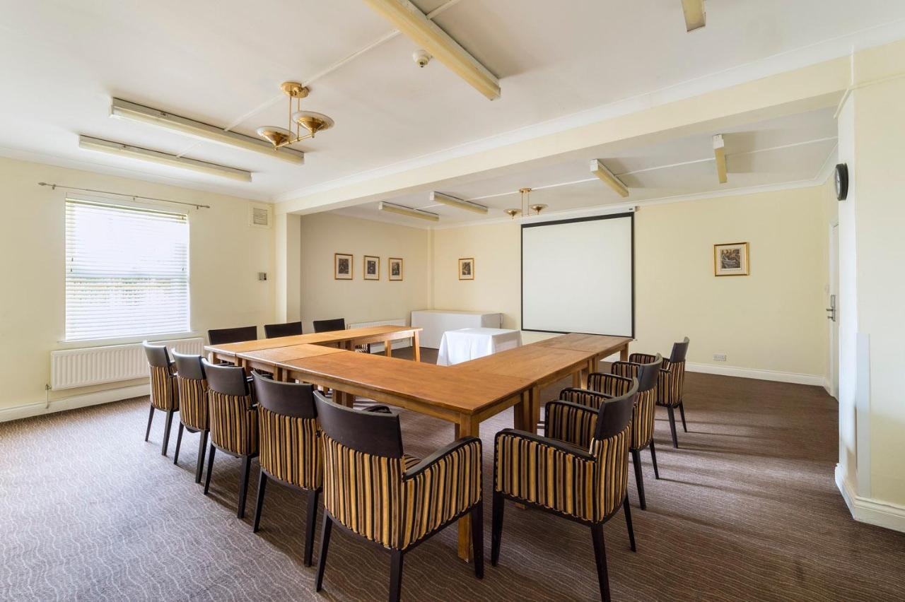 Ramada By Wyndham Cheltenham Golden Valley Zewnętrze zdjęcie