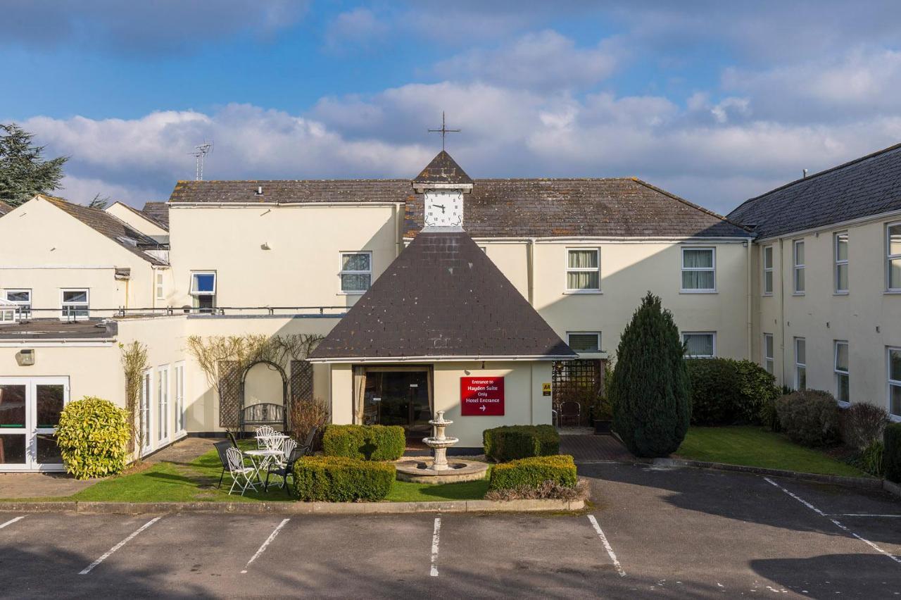 Ramada By Wyndham Cheltenham Golden Valley Zewnętrze zdjęcie