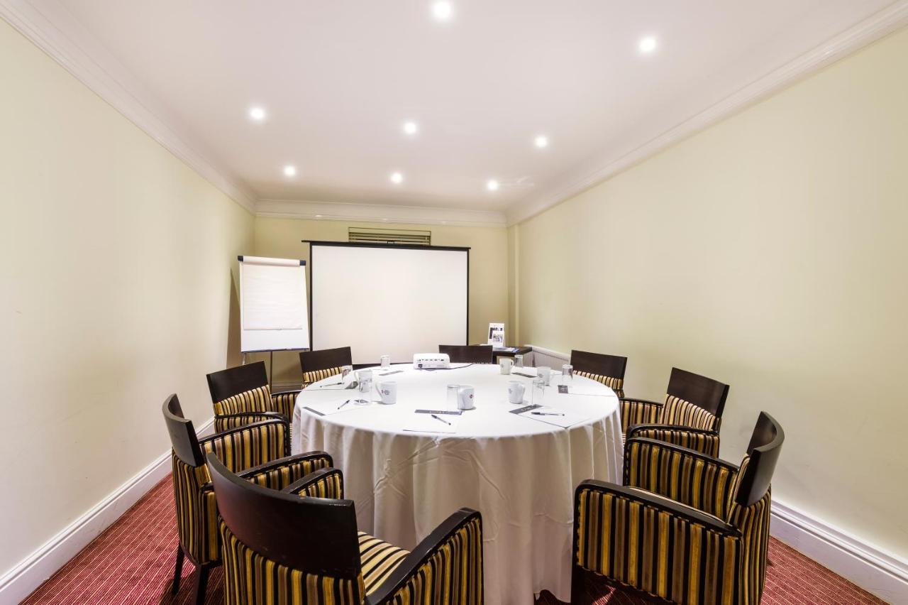 Ramada By Wyndham Cheltenham Golden Valley Zewnętrze zdjęcie