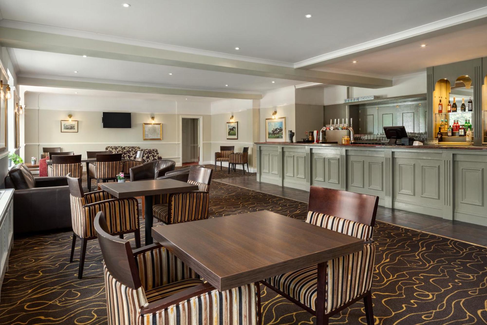 Ramada By Wyndham Cheltenham Golden Valley Zewnętrze zdjęcie