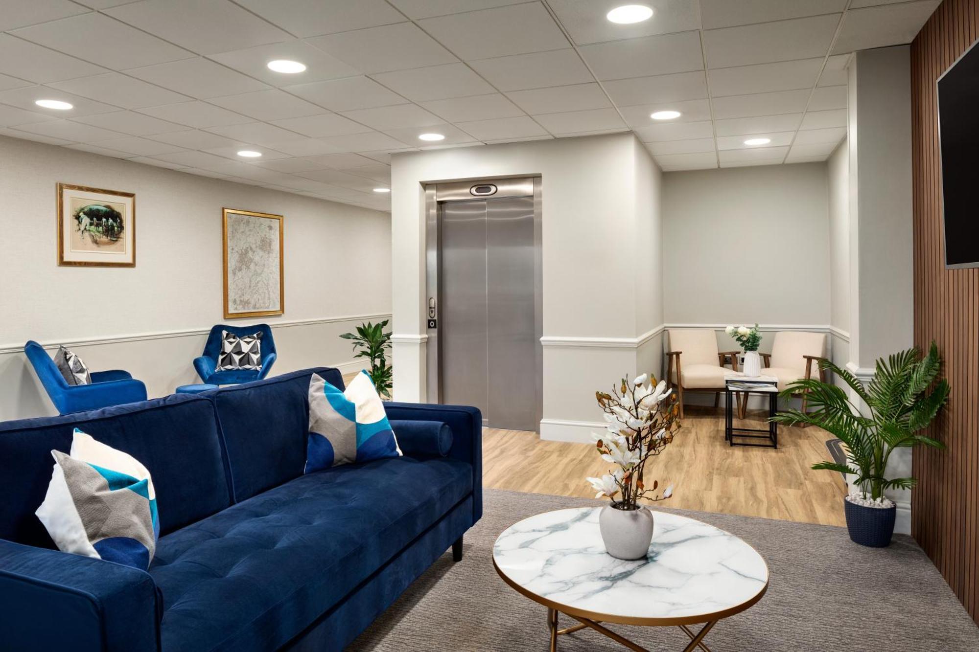 Ramada By Wyndham Cheltenham Golden Valley Zewnętrze zdjęcie
