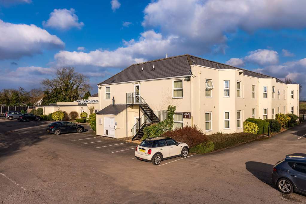 Ramada By Wyndham Cheltenham Golden Valley Zewnętrze zdjęcie